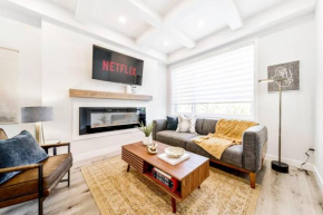 Nordic Retreat, 4BR, Min to WEM & DT, AirCon & Fireplace, Sleeps 10! Edmonton